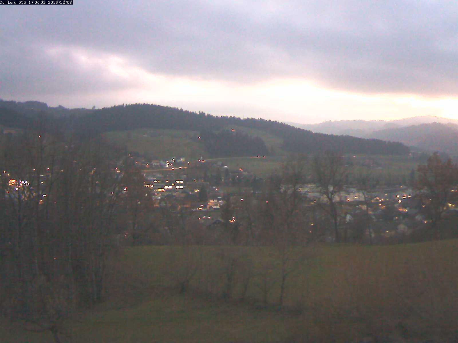 Webcam-Bild: Aussicht vom Dorfberg in Langnau 20191203-170601