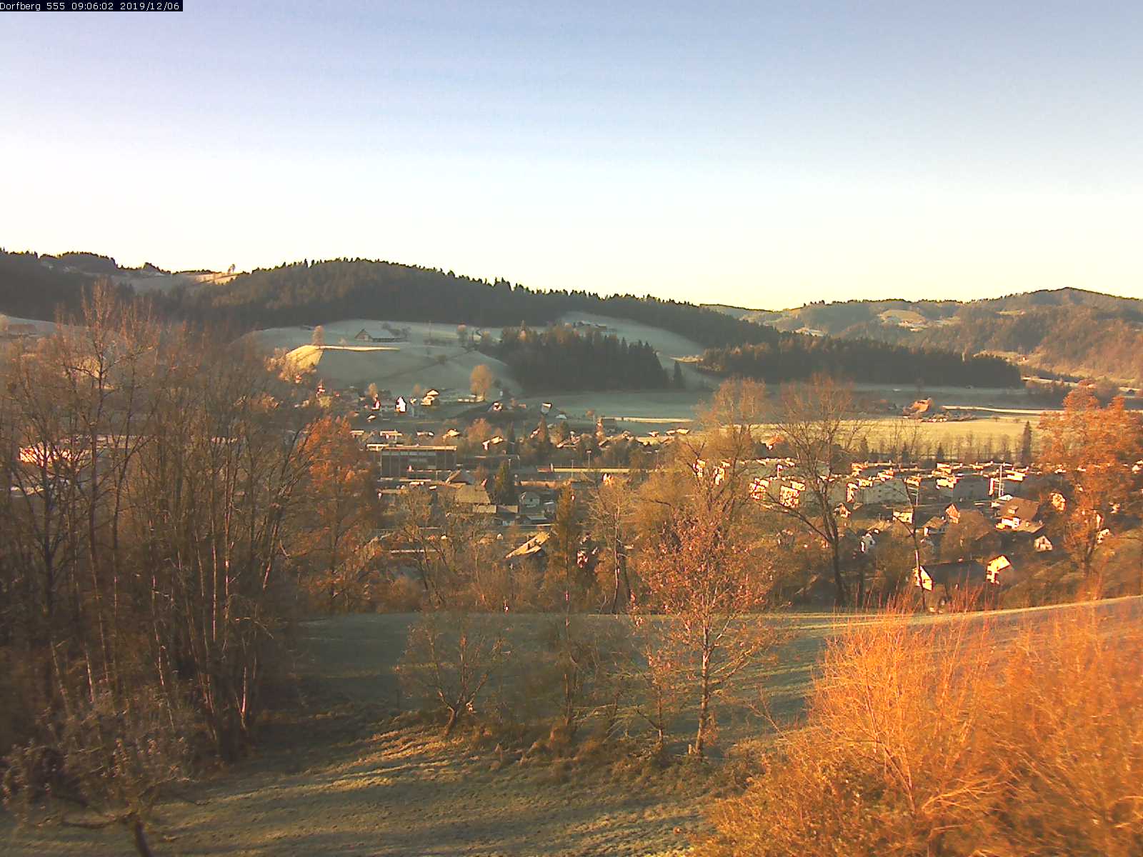 Webcam-Bild: Aussicht vom Dorfberg in Langnau 20191206-090601