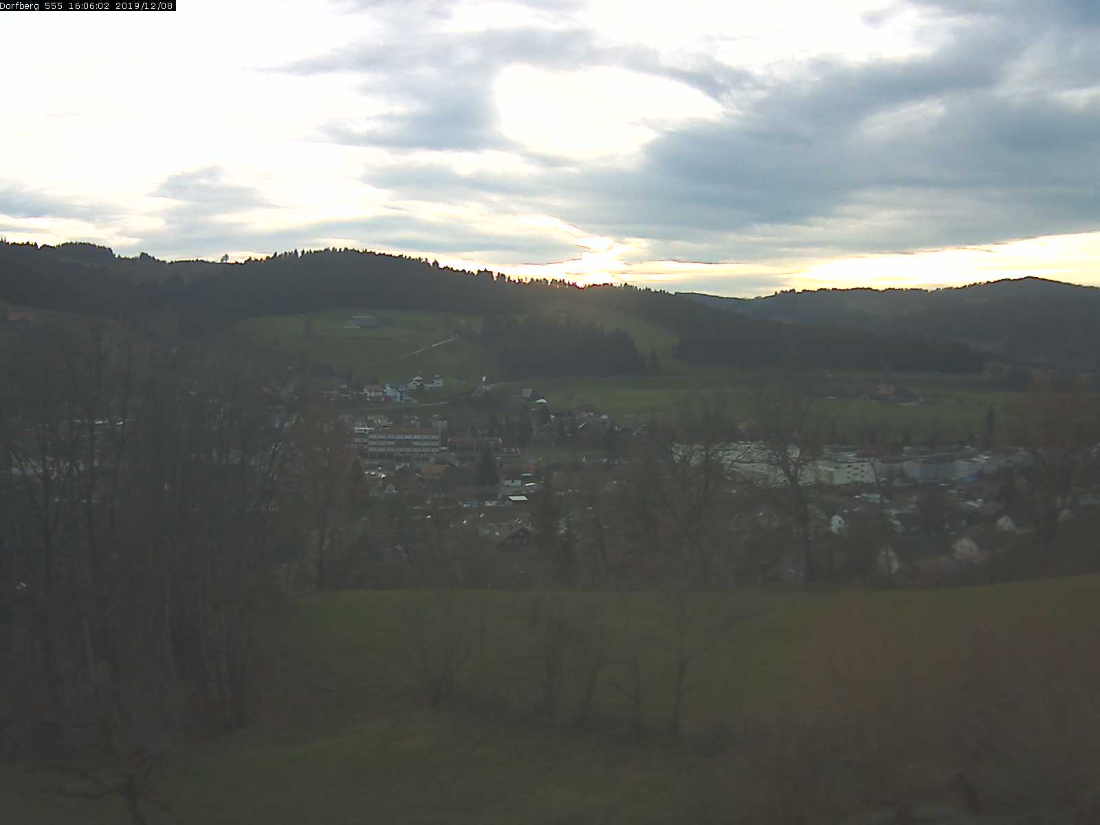 Webcam-Bild: Aussicht vom Dorfberg in Langnau 20191208-160601