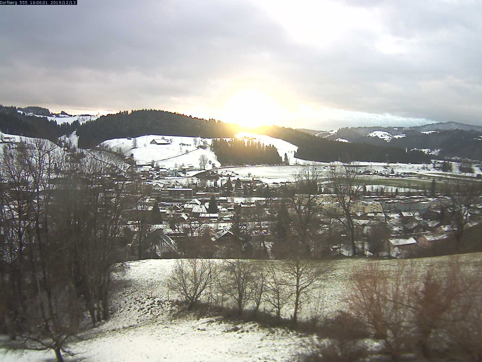 Webcam-Bild: Aussicht vom Dorfberg in Langnau 20191213-160601