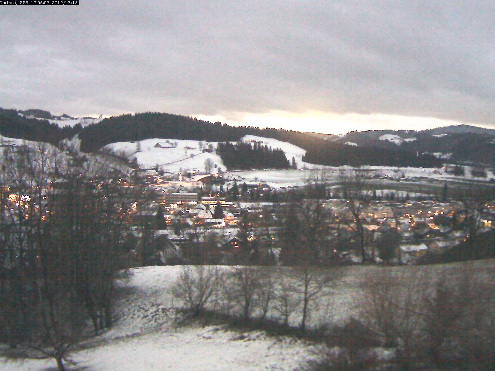 Webcam-Bild: Aussicht vom Dorfberg in Langnau 20191213-170602