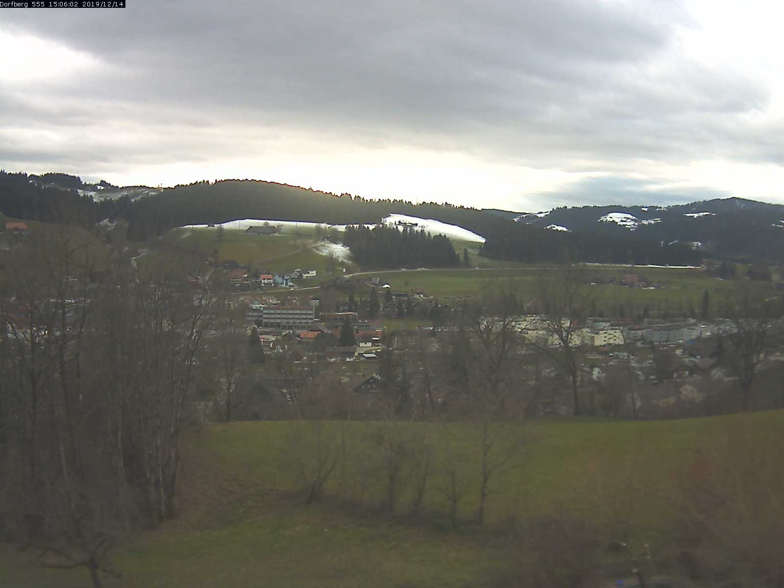 Webcam-Bild: Aussicht vom Dorfberg in Langnau 20191214-150601