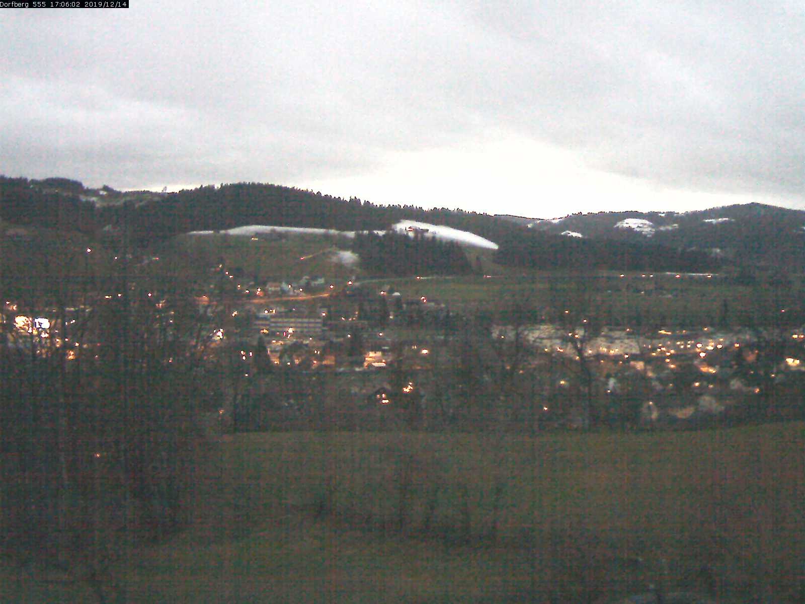 Webcam-Bild: Aussicht vom Dorfberg in Langnau 20191214-170601