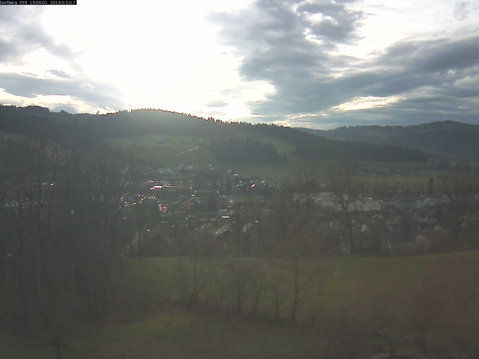 Webcam-Bild: Aussicht vom Dorfberg in Langnau 20191217-150601