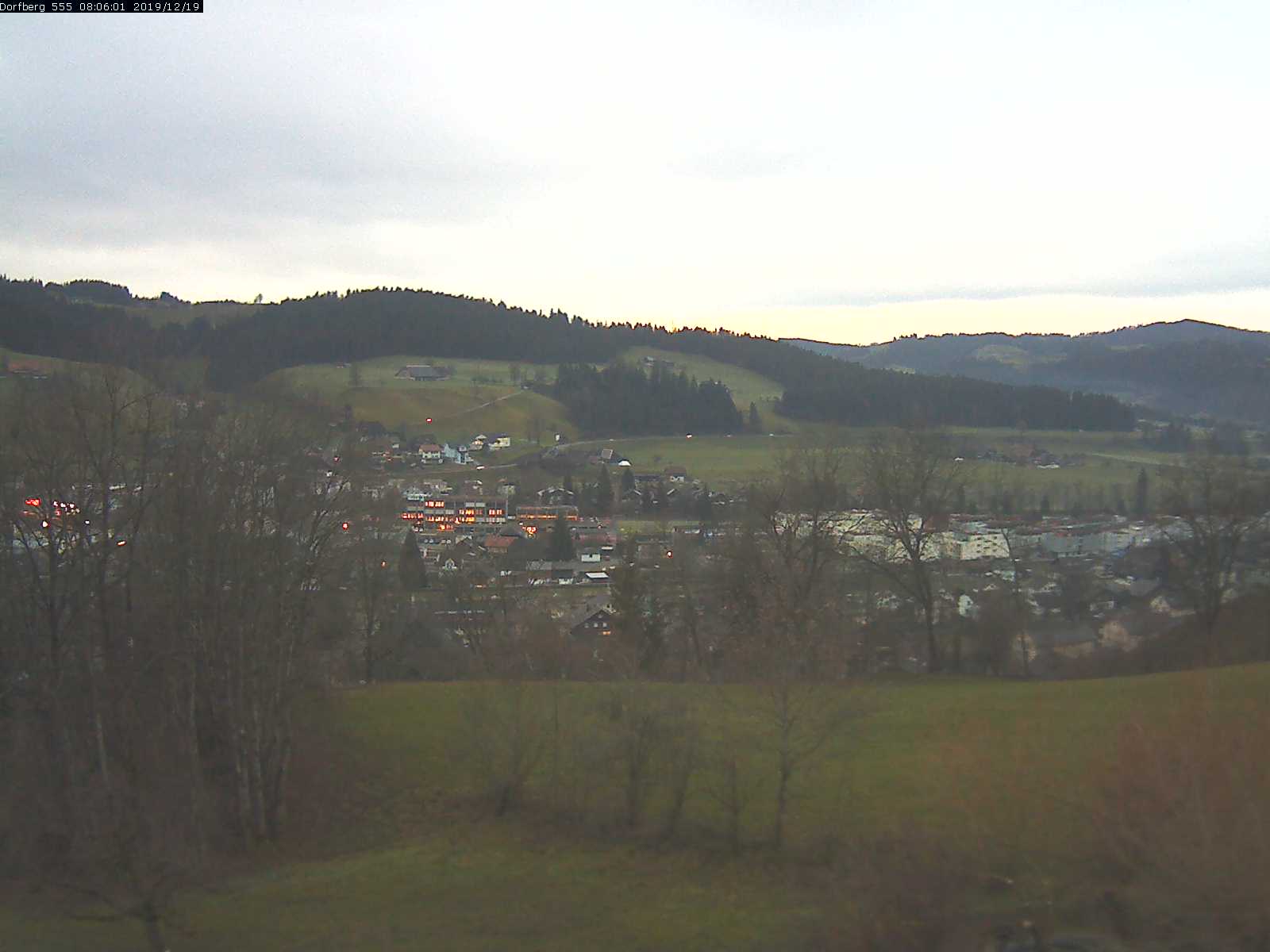 Webcam-Bild: Aussicht vom Dorfberg in Langnau 20191219-080601