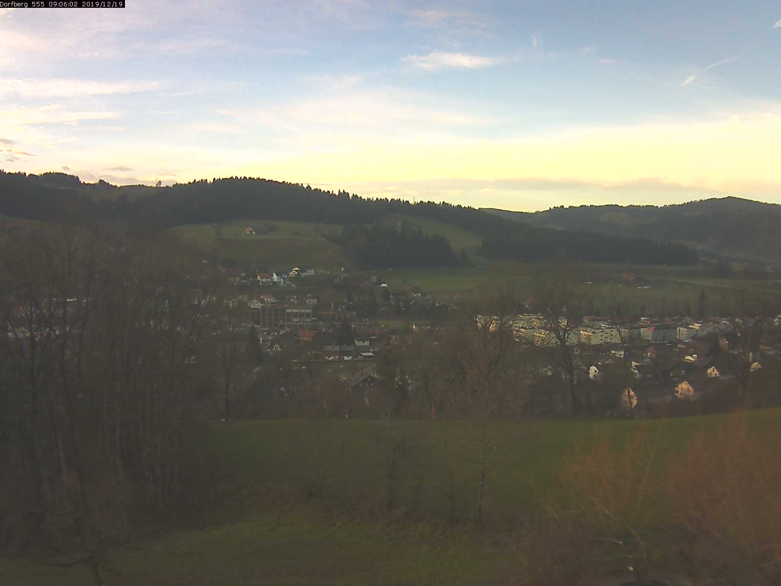 Webcam-Bild: Aussicht vom Dorfberg in Langnau 20191219-090601