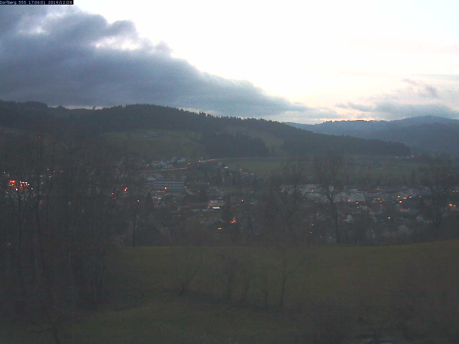 Webcam-Bild: Aussicht vom Dorfberg in Langnau 20191228-170601