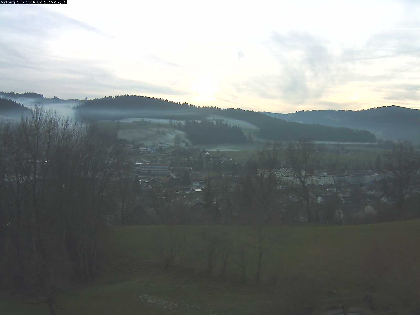 Webcam-Bild: Aussicht vom Dorfberg in Langnau 20191231-160601