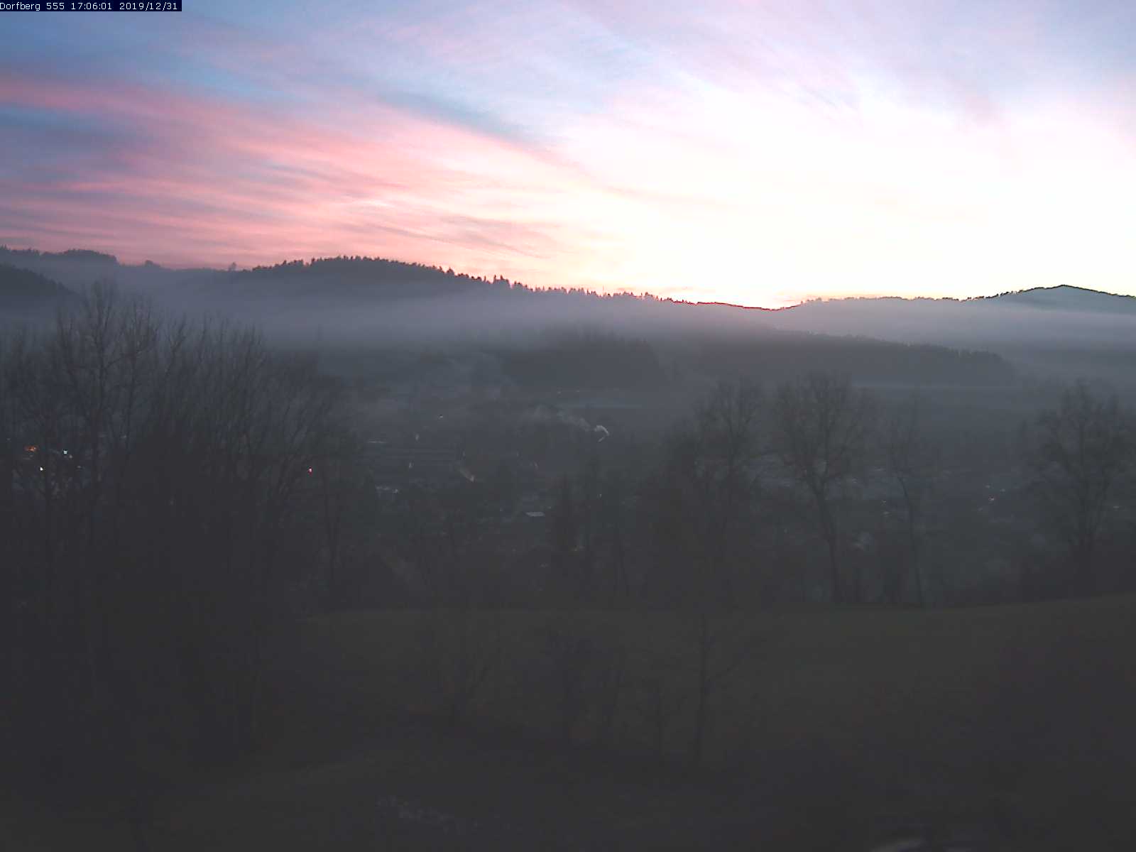 Webcam-Bild: Aussicht vom Dorfberg in Langnau 20191231-170601