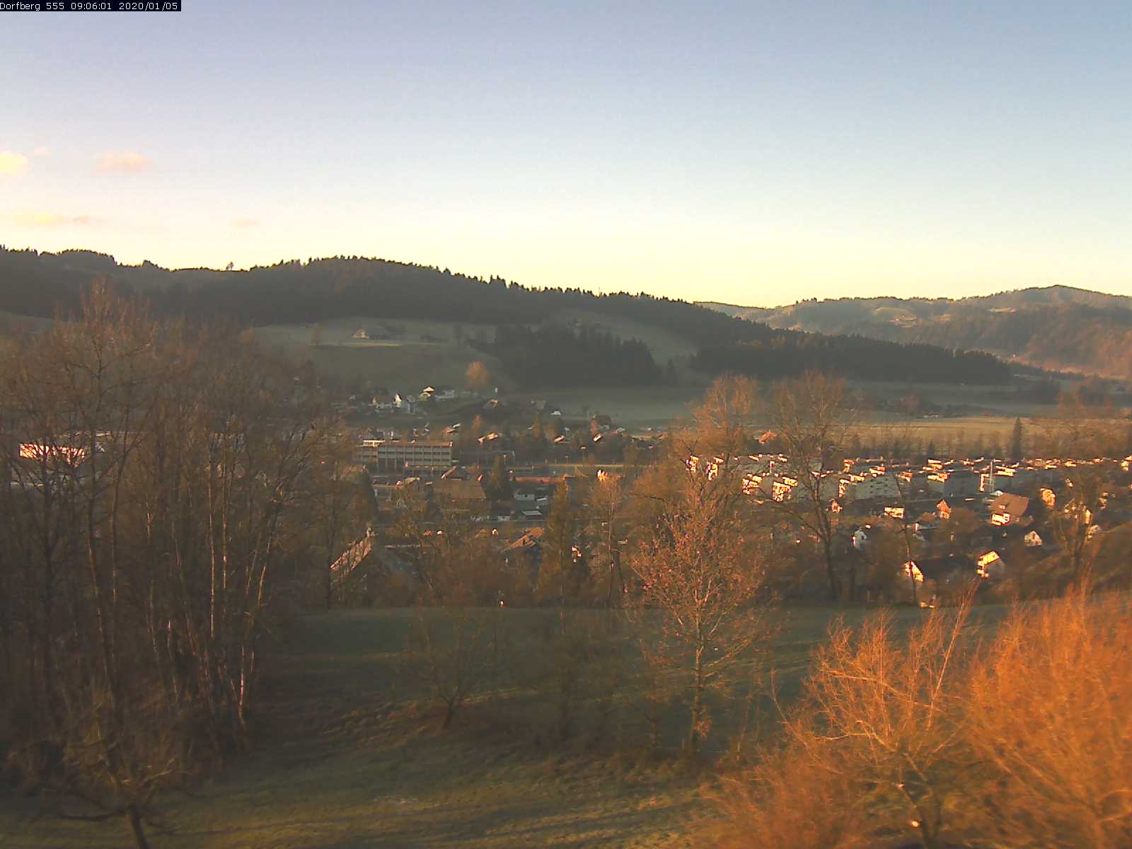 Webcam-Bild: Aussicht vom Dorfberg in Langnau 20200105-090601