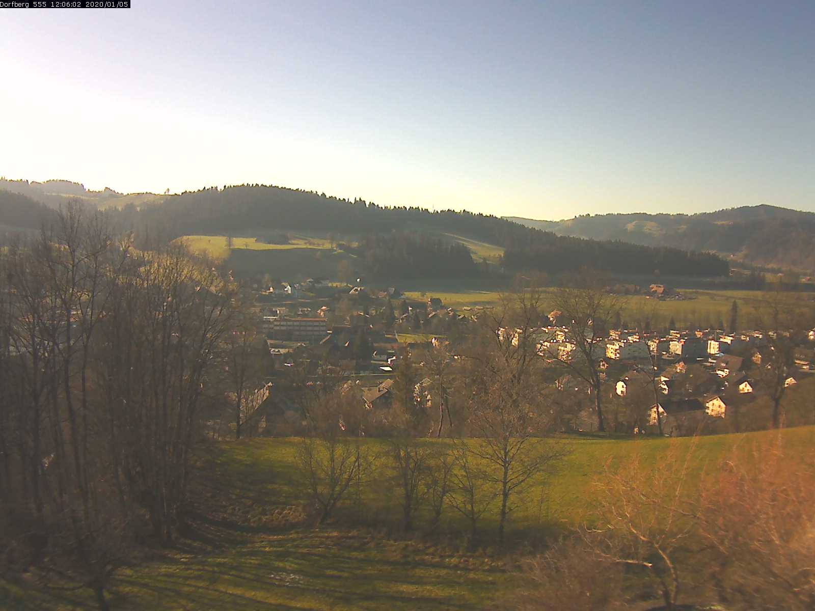 Webcam-Bild: Aussicht vom Dorfberg in Langnau 20200105-120601