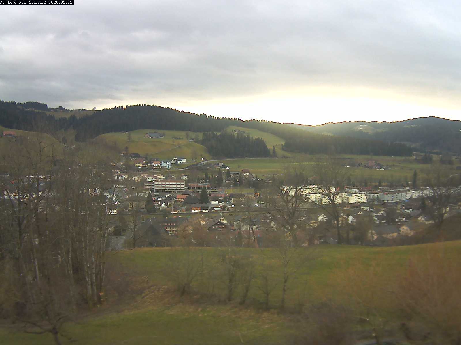Webcam-Bild: Aussicht vom Dorfberg in Langnau 20200201-160601
