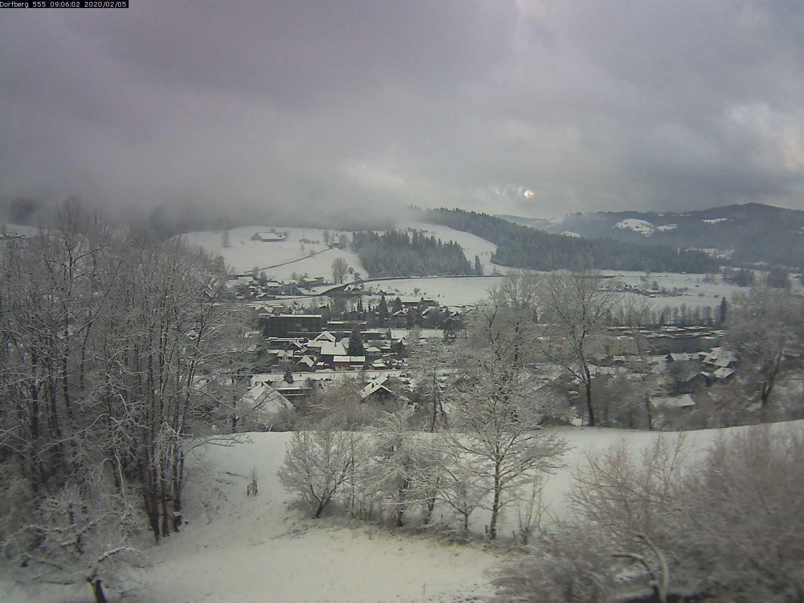 Webcam-Bild: Aussicht vom Dorfberg in Langnau 20200205-090601