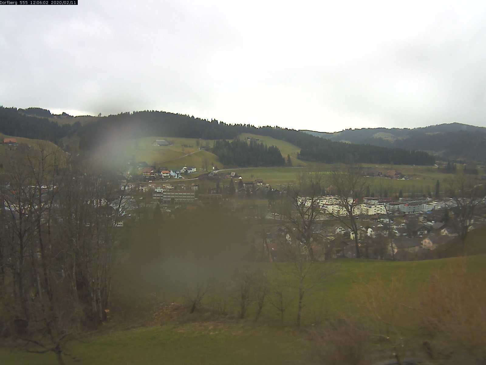 Webcam-Bild: Aussicht vom Dorfberg in Langnau 20200211-120601