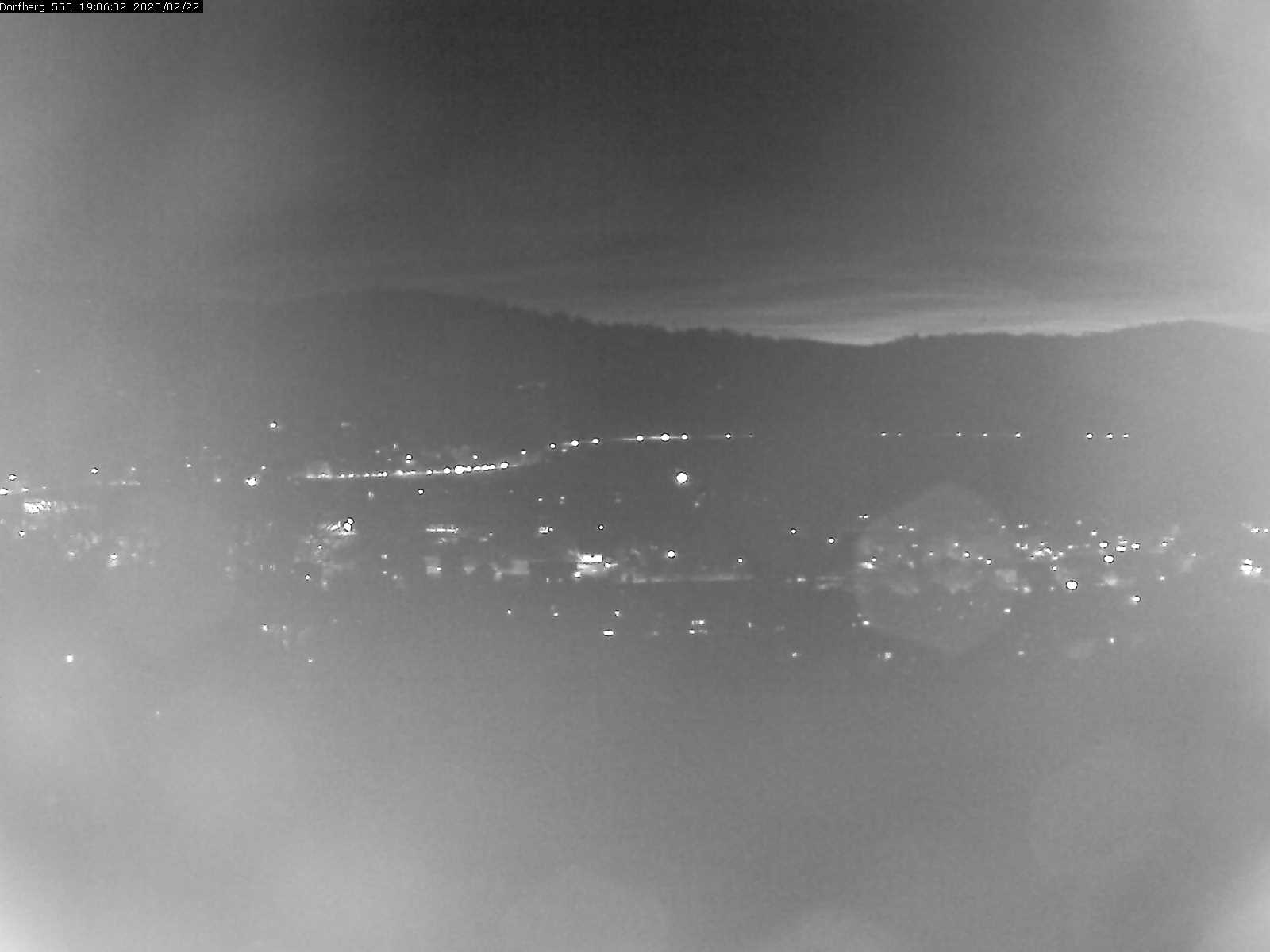 Webcam-Bild: Aussicht vom Dorfberg in Langnau 20200222-190601