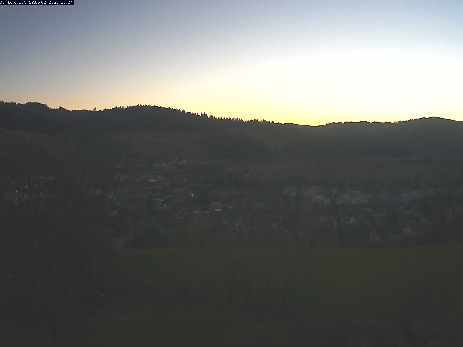 Webcam-Bild: Aussicht vom Dorfberg in Langnau 20200224-180601