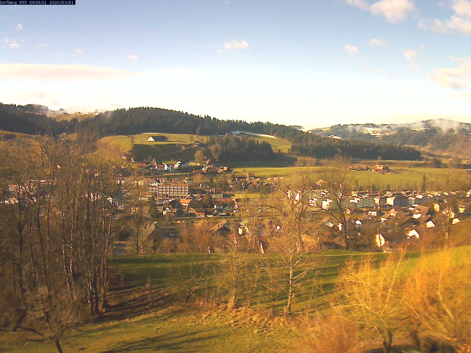 Webcam-Bild: Aussicht vom Dorfberg in Langnau 20200301-090601