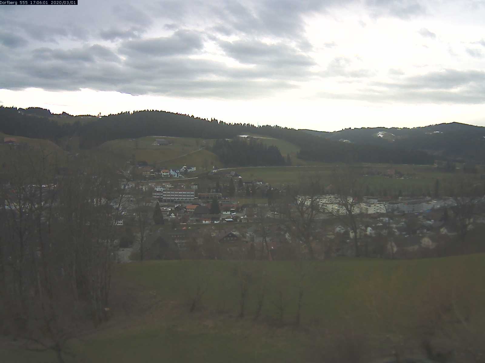 Webcam-Bild: Aussicht vom Dorfberg in Langnau 20200301-170601