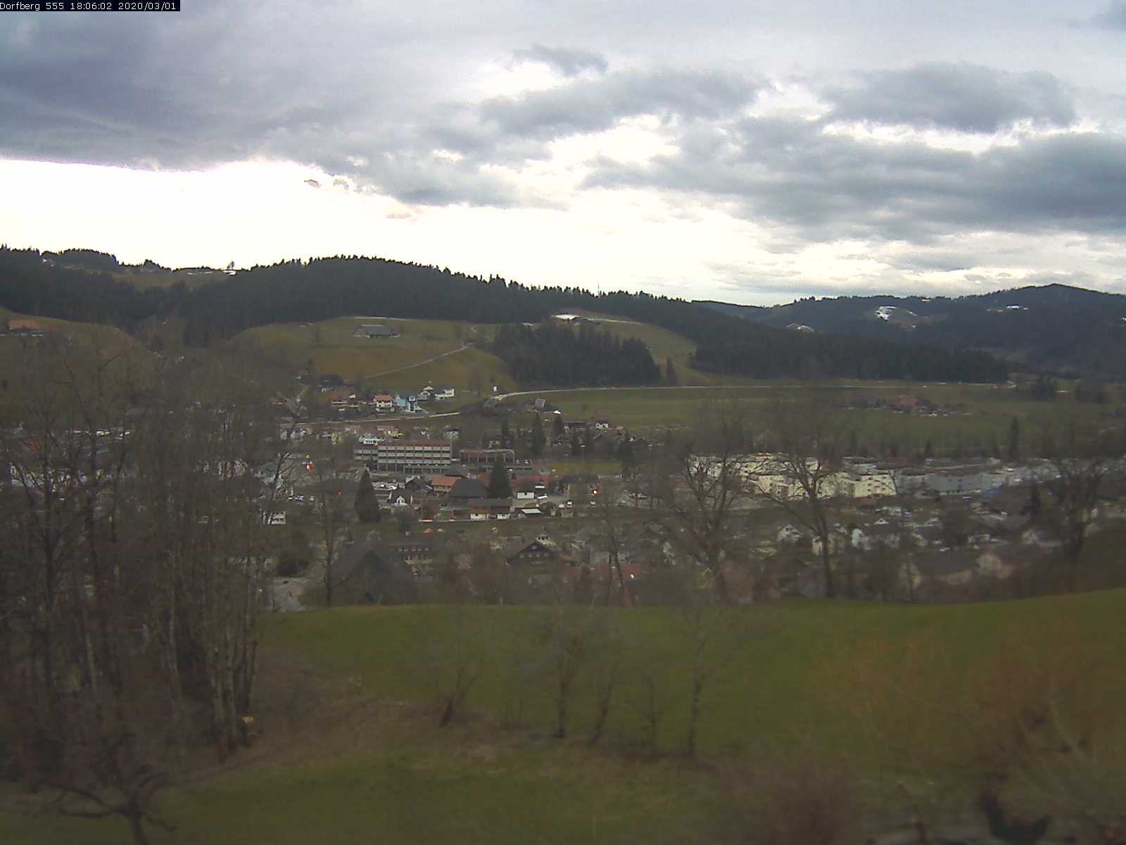Webcam-Bild: Aussicht vom Dorfberg in Langnau 20200301-180601