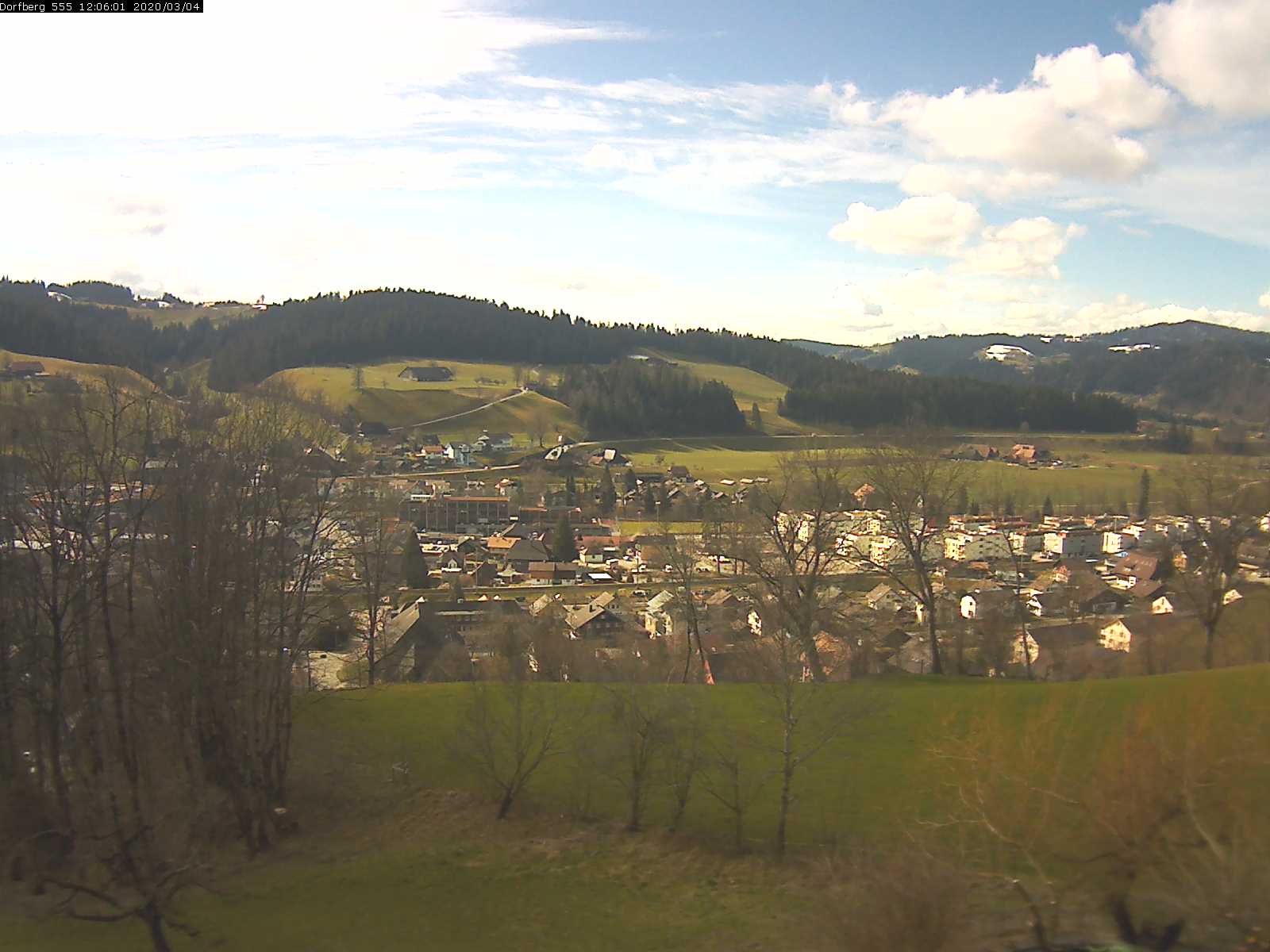 Webcam-Bild: Aussicht vom Dorfberg in Langnau 20200304-120601
