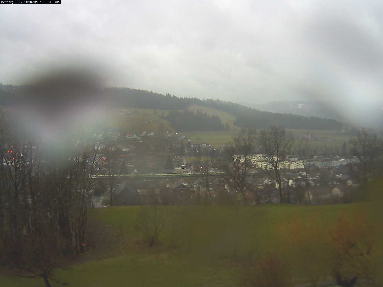 Webcam-Bild: Aussicht vom Dorfberg in Langnau 20200305-180601