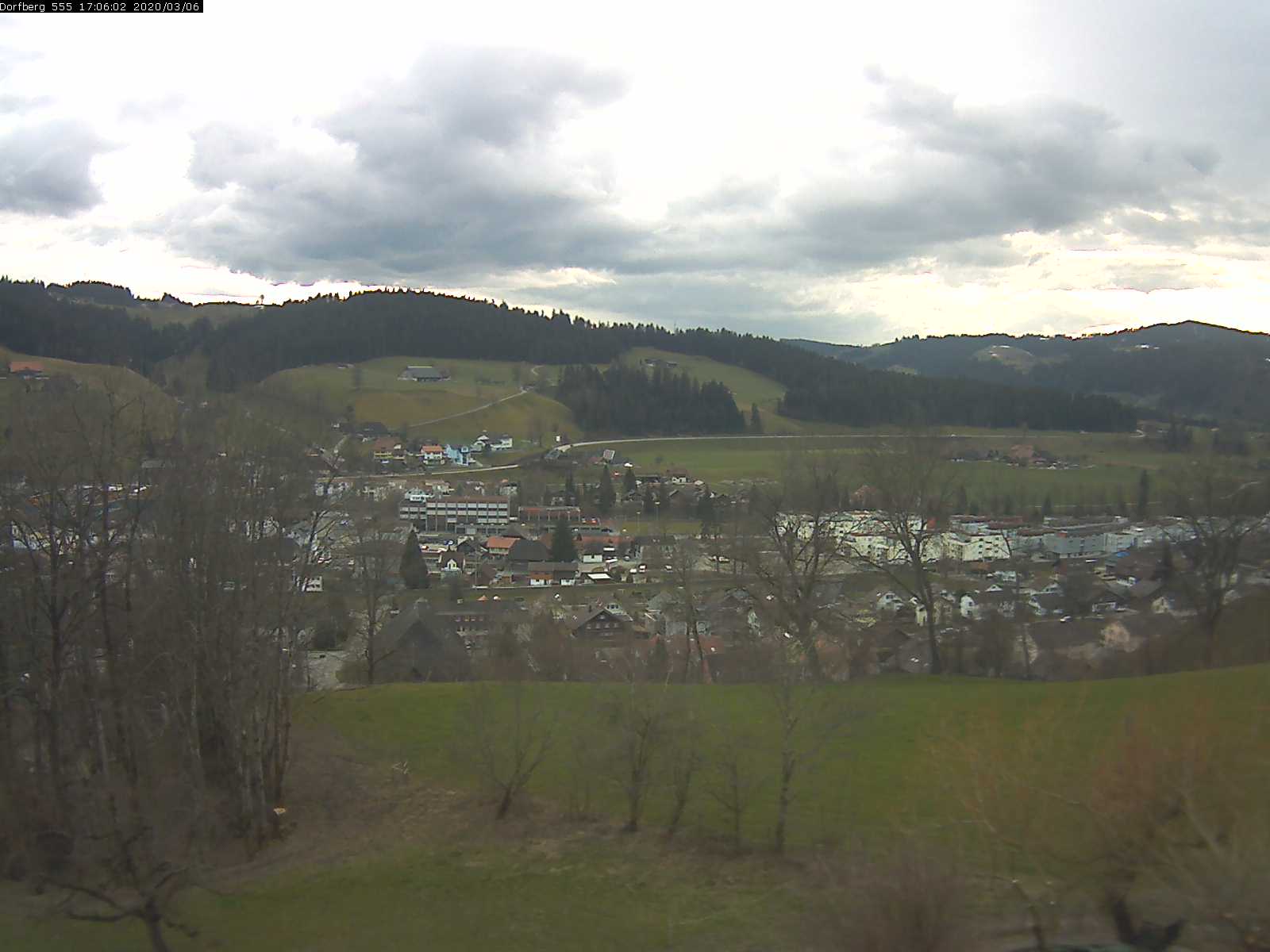 Webcam-Bild: Aussicht vom Dorfberg in Langnau 20200306-170601
