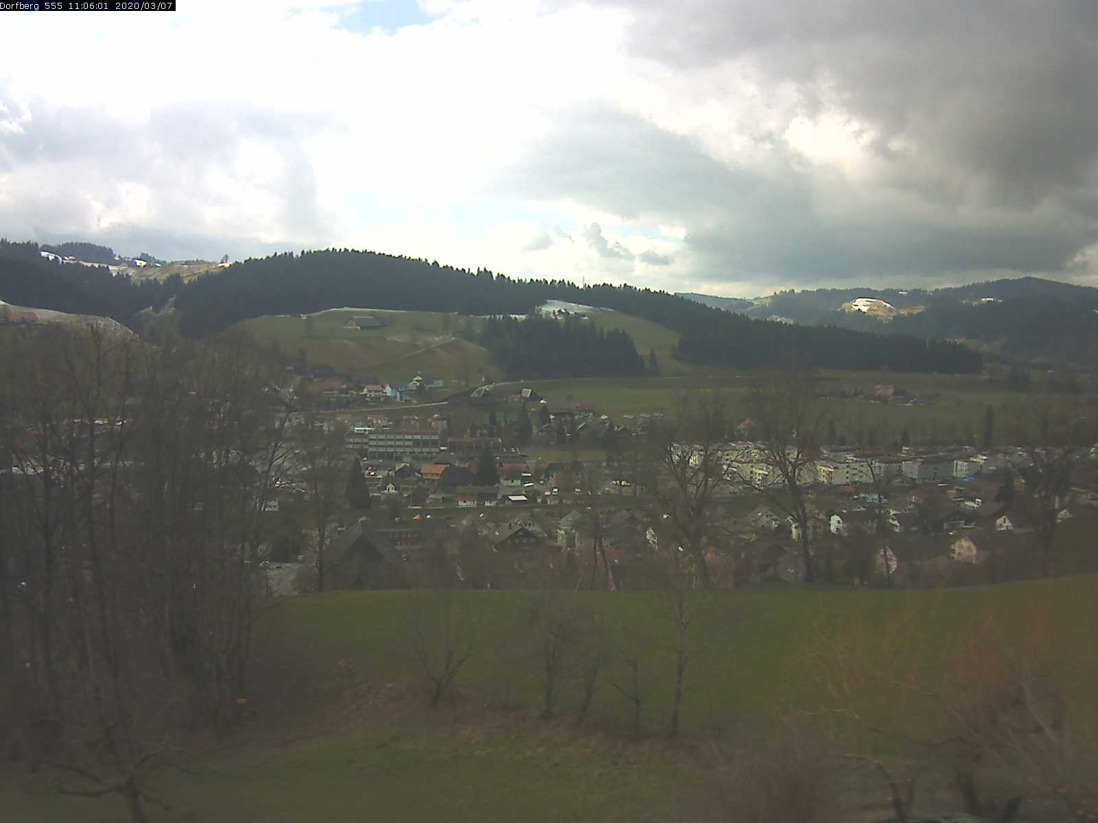 Webcam-Bild: Aussicht vom Dorfberg in Langnau 20200307-110601