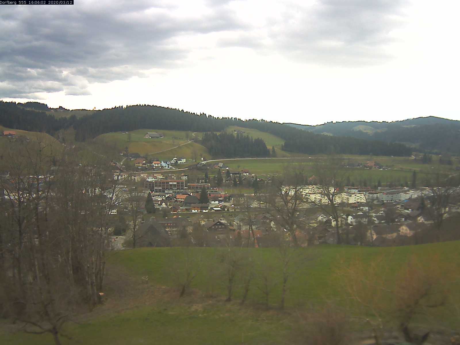 Webcam-Bild: Aussicht vom Dorfberg in Langnau 20200312-160601