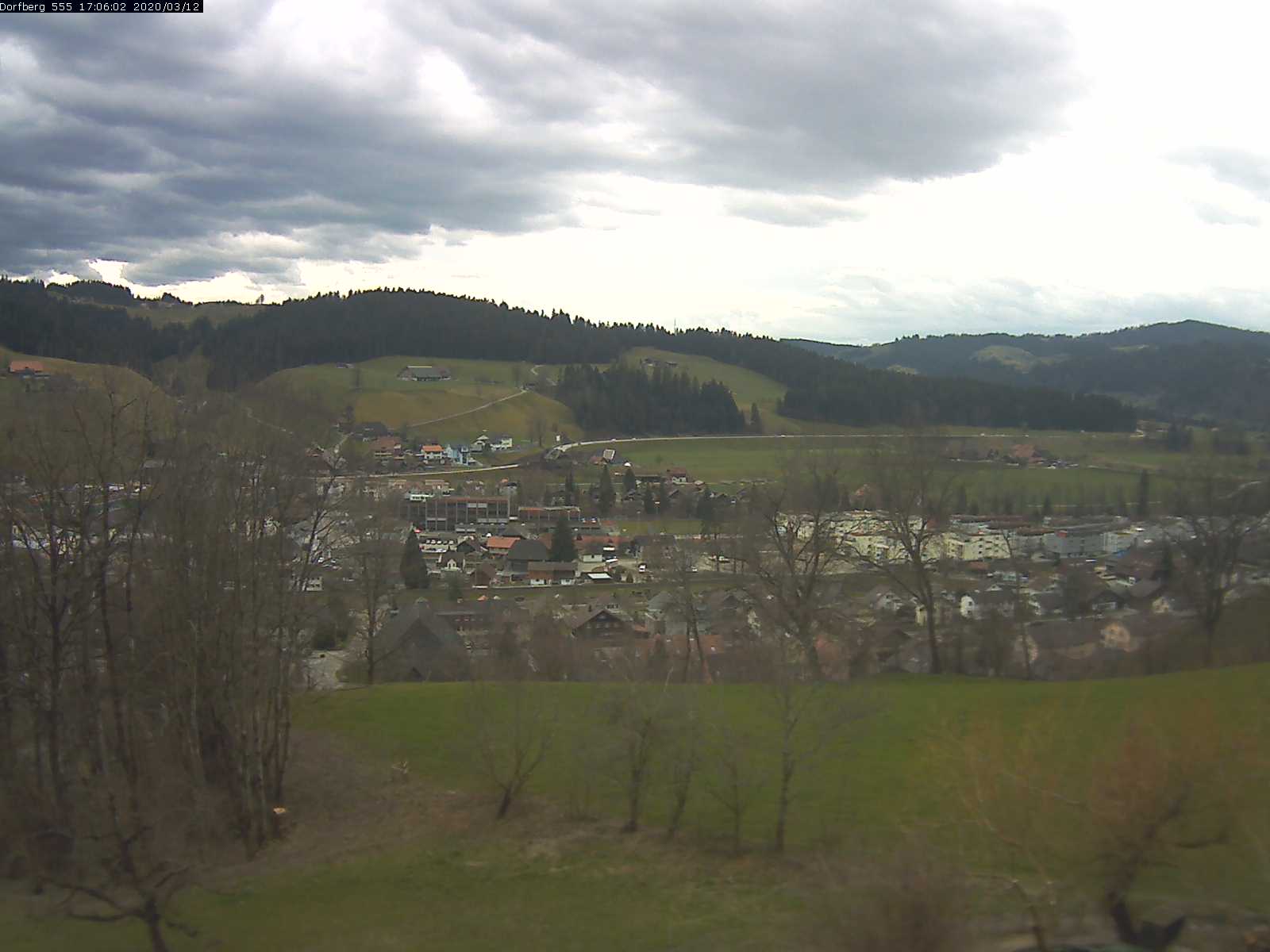 Webcam-Bild: Aussicht vom Dorfberg in Langnau 20200312-170601