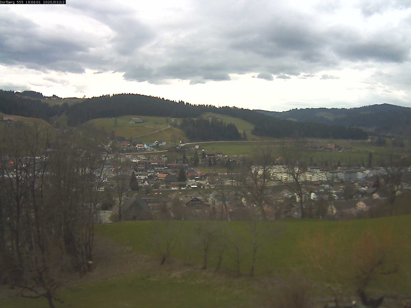 Webcam-Bild: Aussicht vom Dorfberg in Langnau 20200312-180601