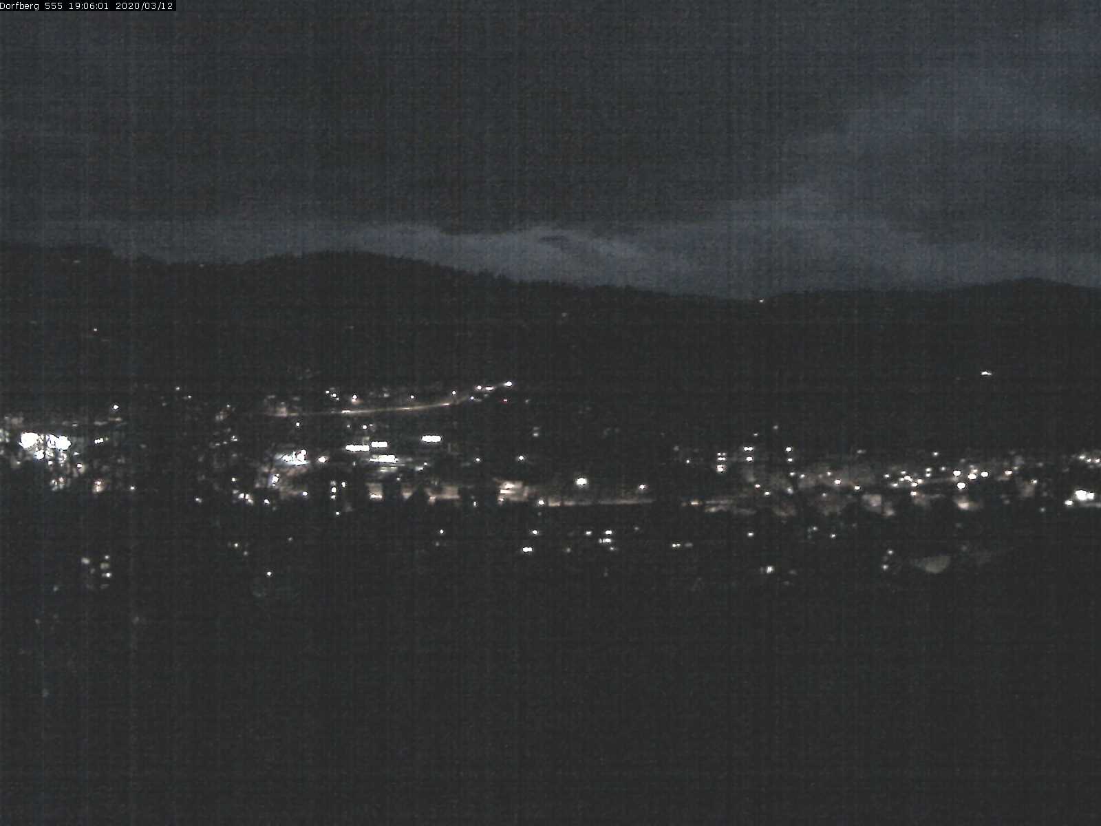 Webcam-Bild: Aussicht vom Dorfberg in Langnau 20200312-190601