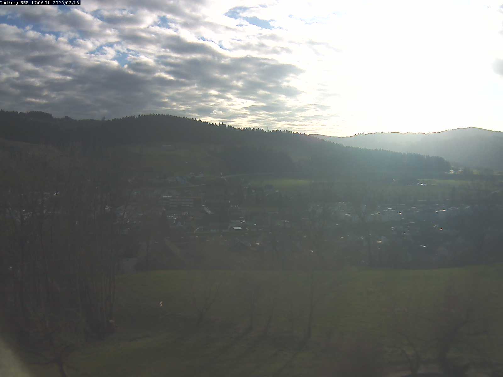 Webcam-Bild: Aussicht vom Dorfberg in Langnau 20200313-170601