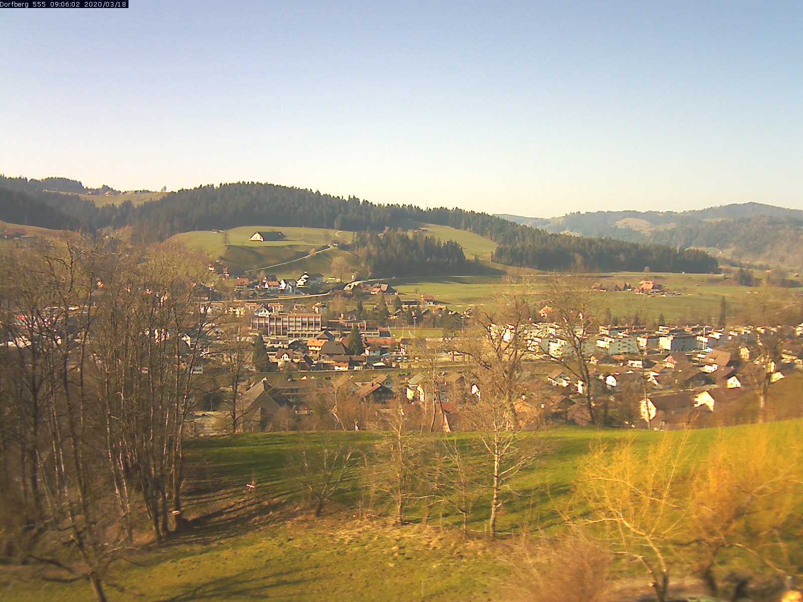 Webcam-Bild: Aussicht vom Dorfberg in Langnau 20200318-090601