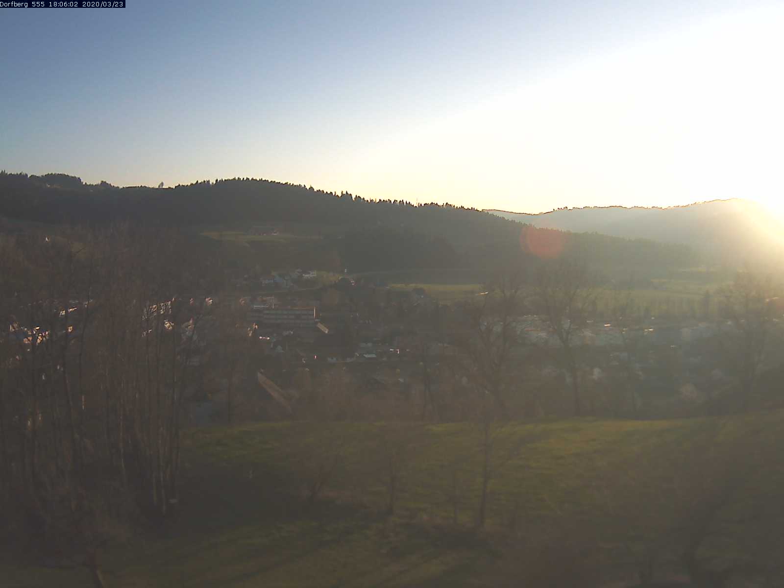 Webcam-Bild: Aussicht vom Dorfberg in Langnau 20200323-180601