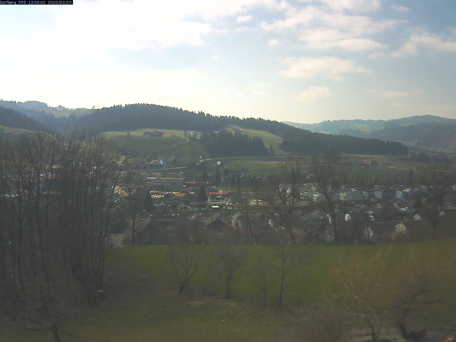 Webcam-Bild: Aussicht vom Dorfberg in Langnau 20200325-120601