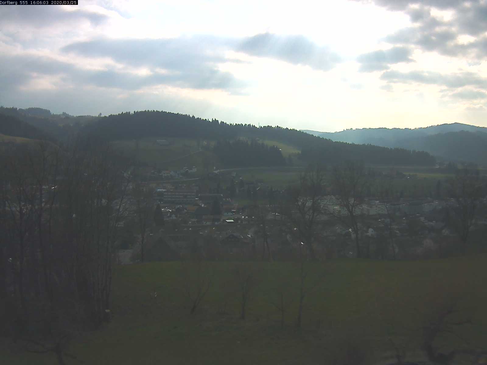 Webcam-Bild: Aussicht vom Dorfberg in Langnau 20200325-160601