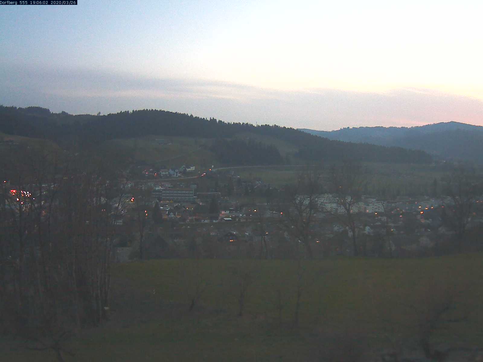 Webcam-Bild: Aussicht vom Dorfberg in Langnau 20200326-190601