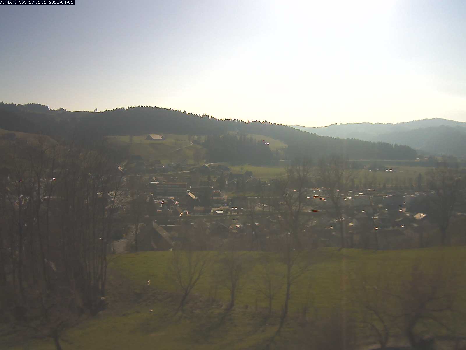 Webcam-Bild: Aussicht vom Dorfberg in Langnau 20200401-170601