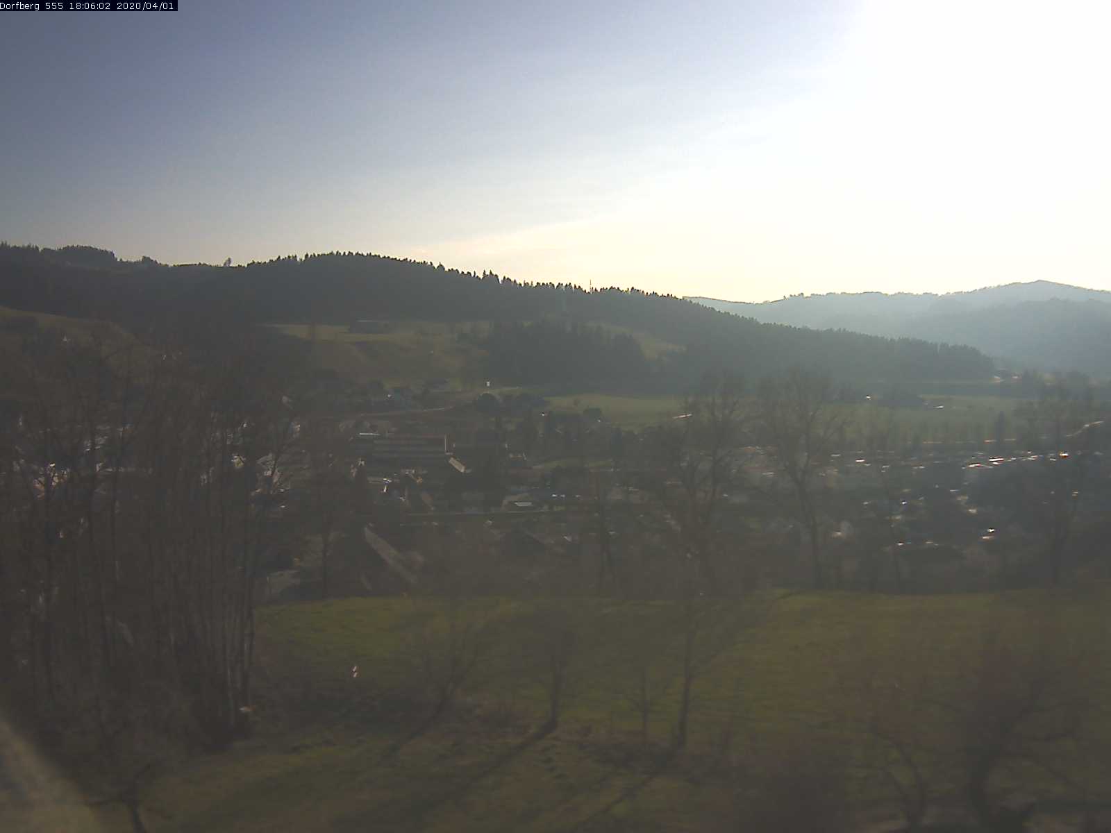 Webcam-Bild: Aussicht vom Dorfberg in Langnau 20200401-180601