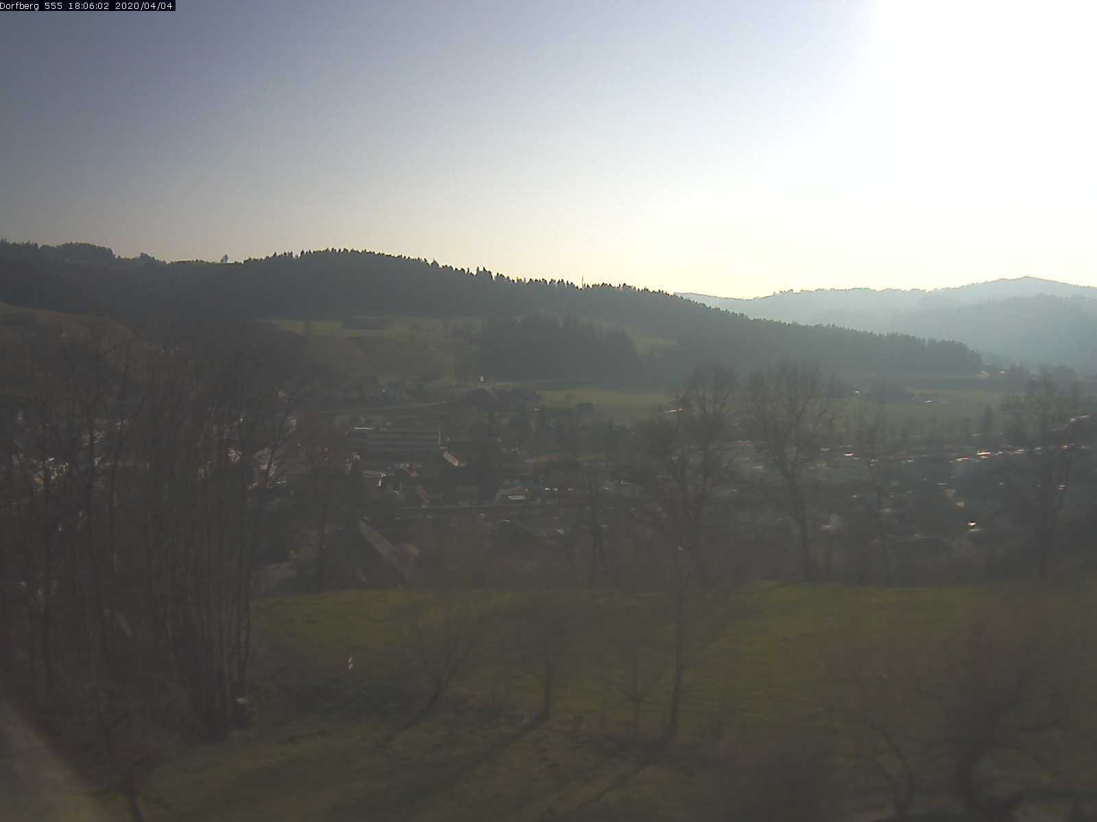 Webcam-Bild: Aussicht vom Dorfberg in Langnau 20200404-180601