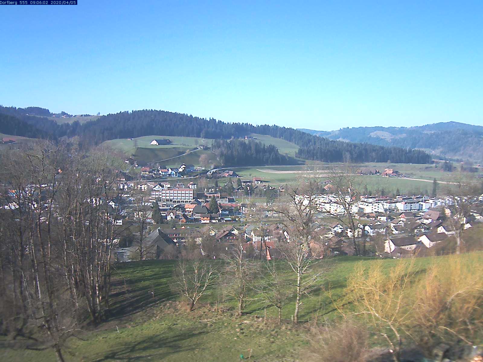 Webcam-Bild: Aussicht vom Dorfberg in Langnau 20200405-090601