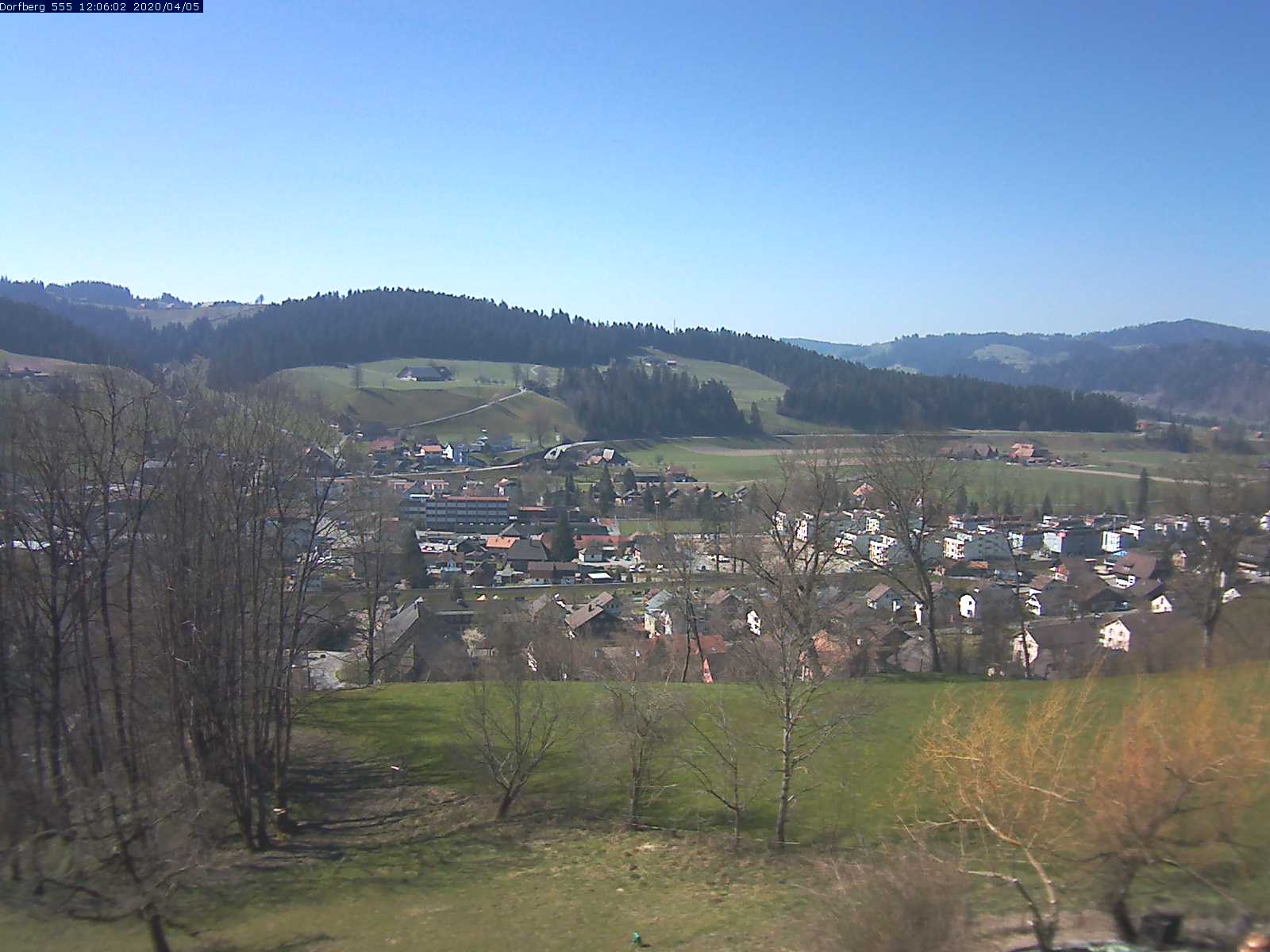 Webcam-Bild: Aussicht vom Dorfberg in Langnau 20200405-120601
