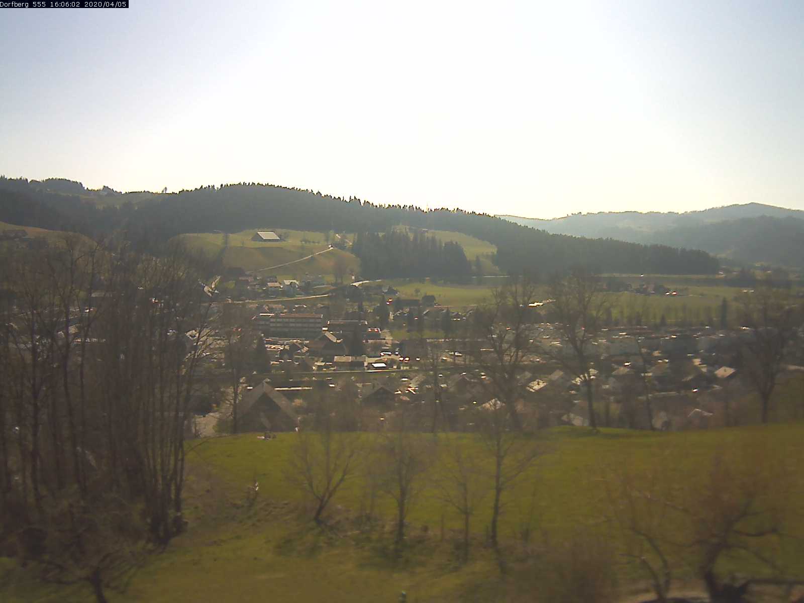 Webcam-Bild: Aussicht vom Dorfberg in Langnau 20200405-160601