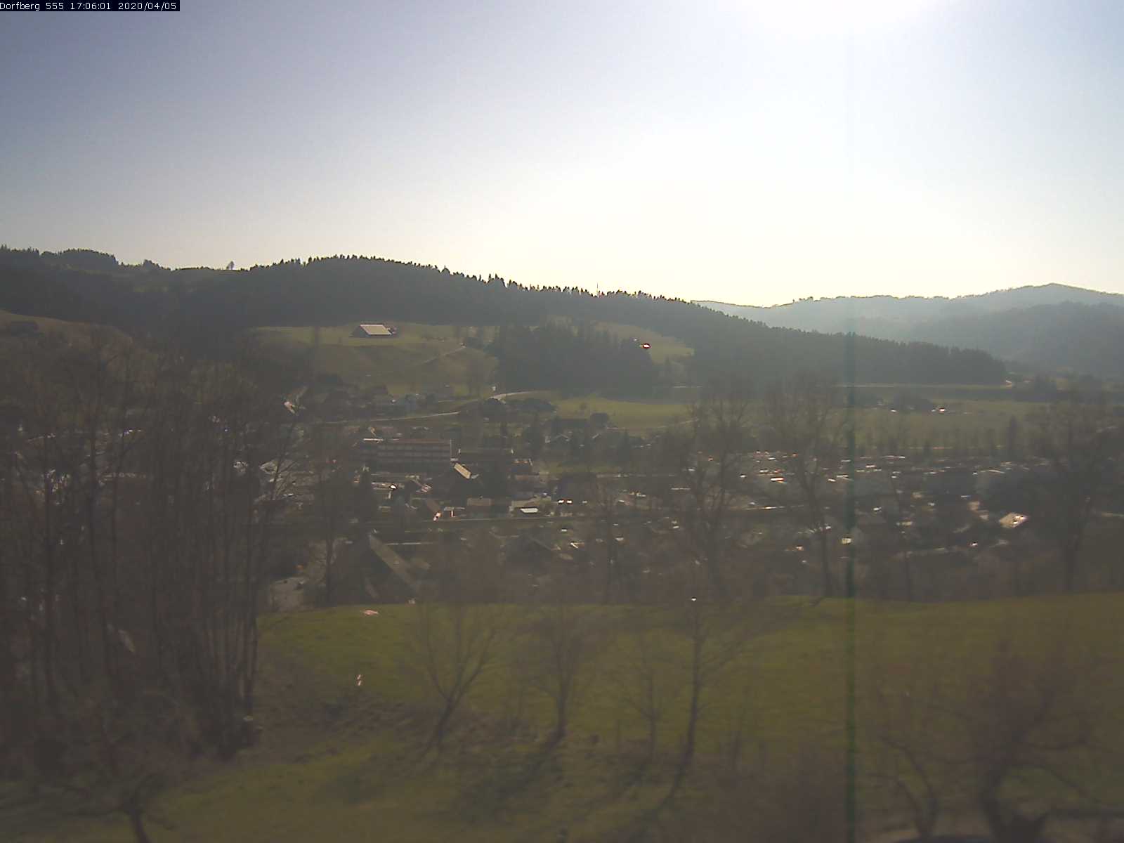 Webcam-Bild: Aussicht vom Dorfberg in Langnau 20200405-170601