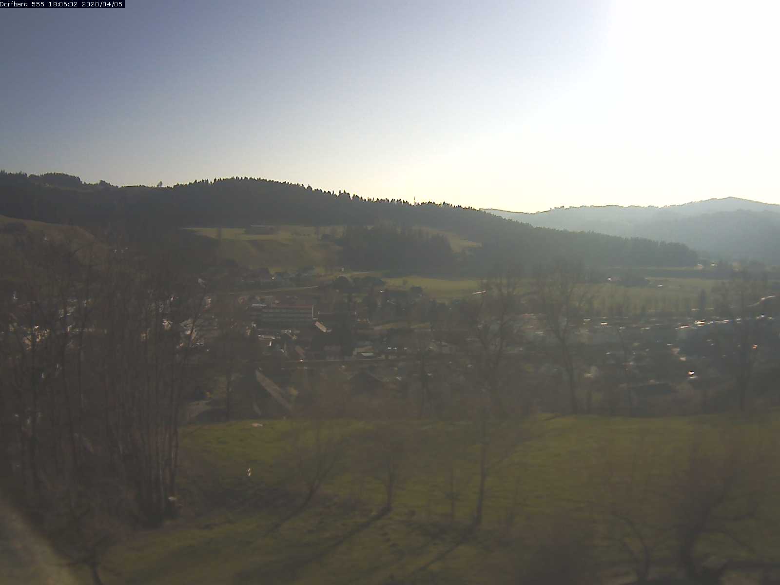 Webcam-Bild: Aussicht vom Dorfberg in Langnau 20200405-180601