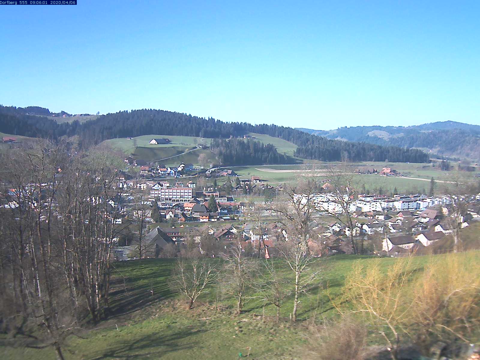 Webcam-Bild: Aussicht vom Dorfberg in Langnau 20200406-090601