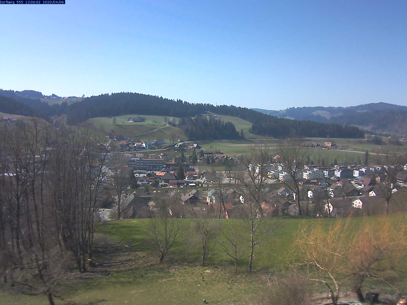 Webcam-Bild: Aussicht vom Dorfberg in Langnau 20200406-120601