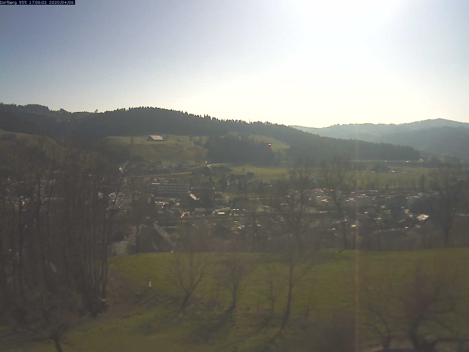 Webcam-Bild: Aussicht vom Dorfberg in Langnau 20200406-170601