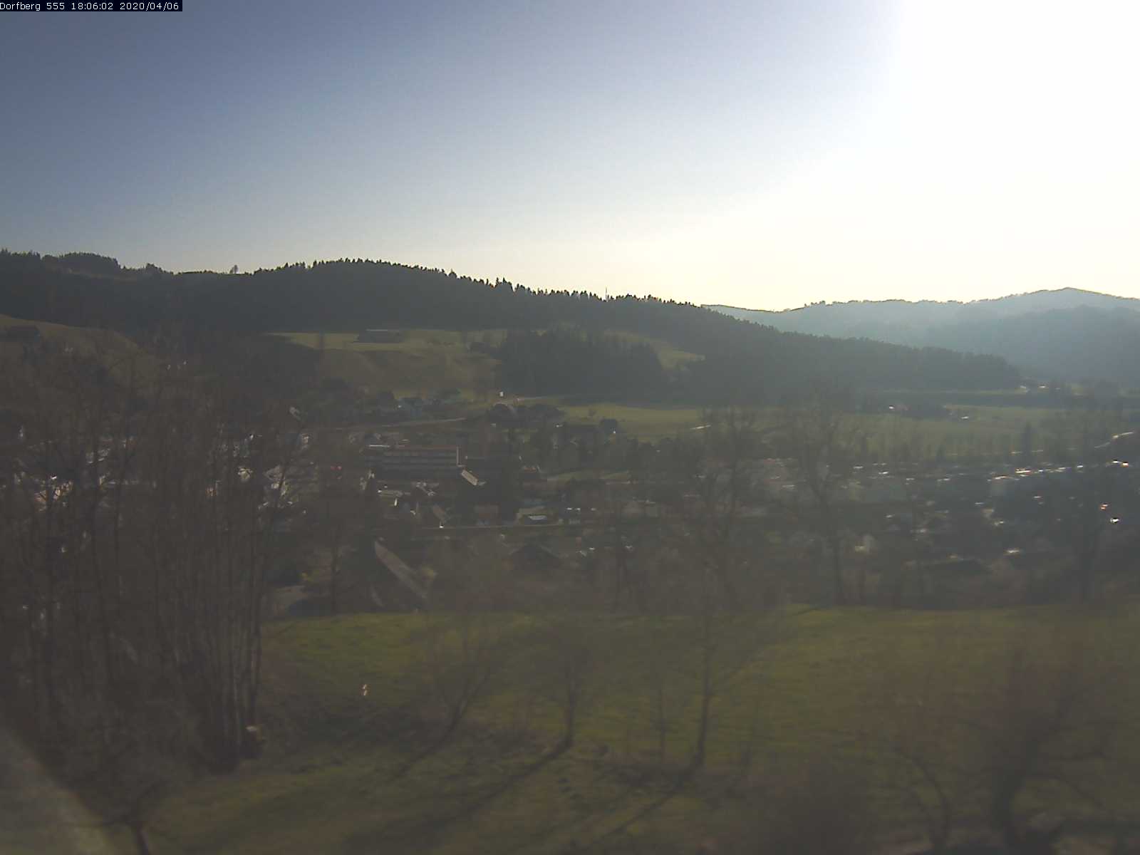 Webcam-Bild: Aussicht vom Dorfberg in Langnau 20200406-180601