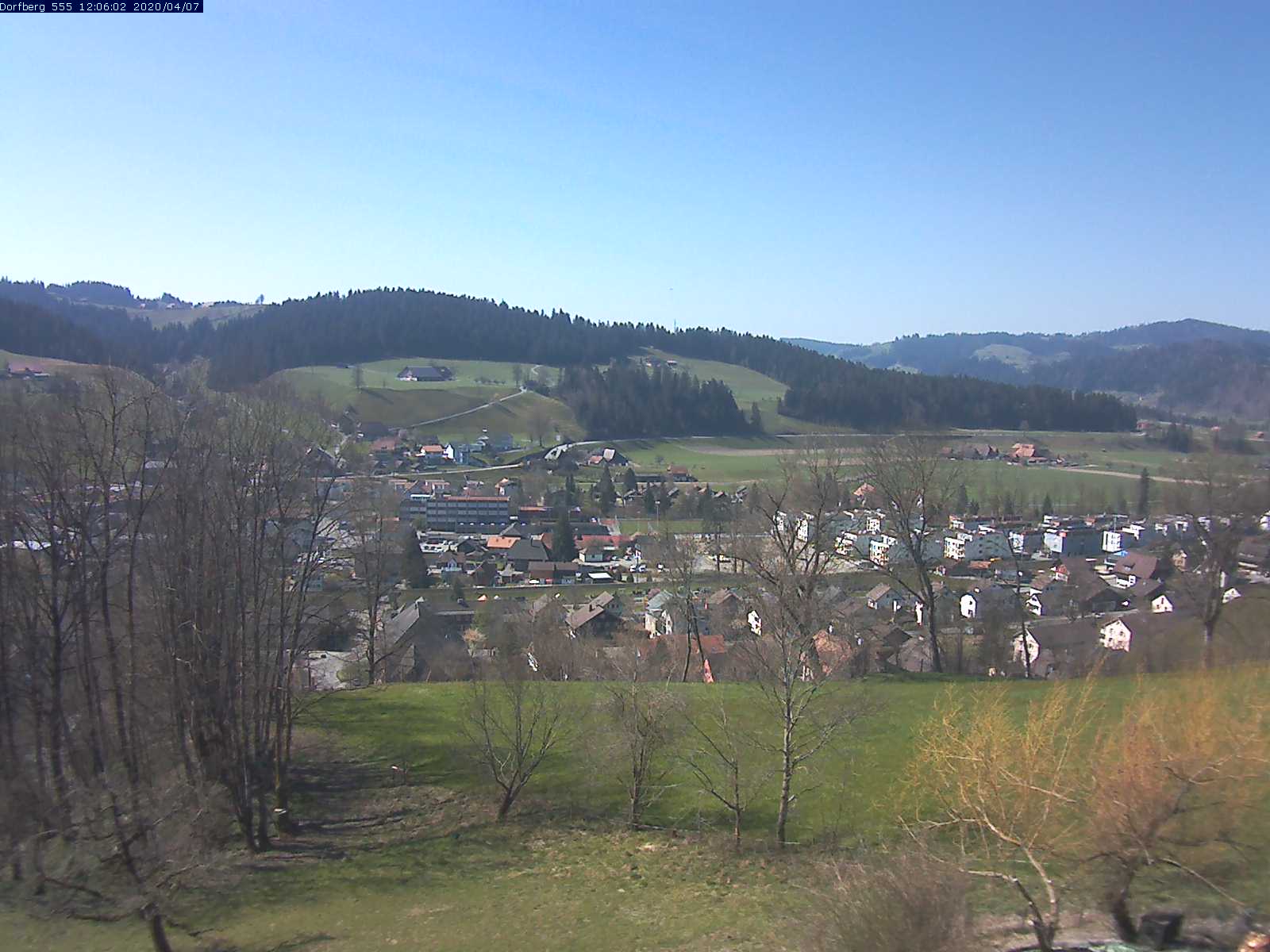 Webcam-Bild: Aussicht vom Dorfberg in Langnau 20200407-120602